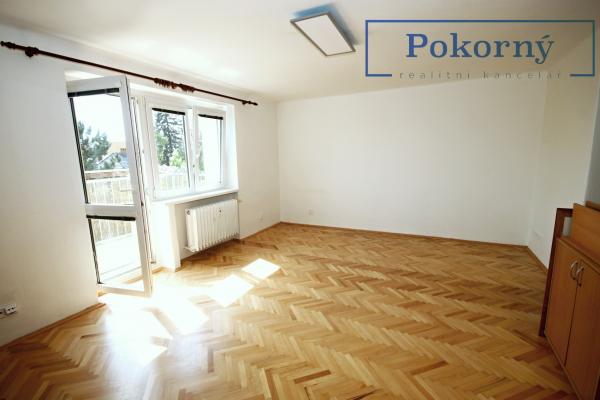 Pronájem světlého bytu 2+1 s balkonem, Praha - východ, Klecany